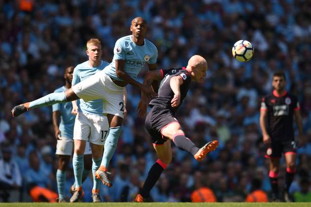 不少关键时 不少关键时